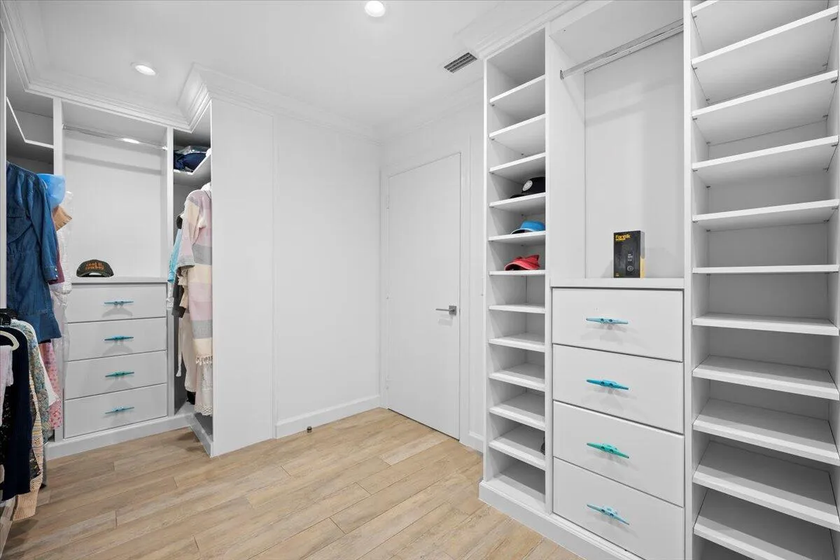 Walk In Closet