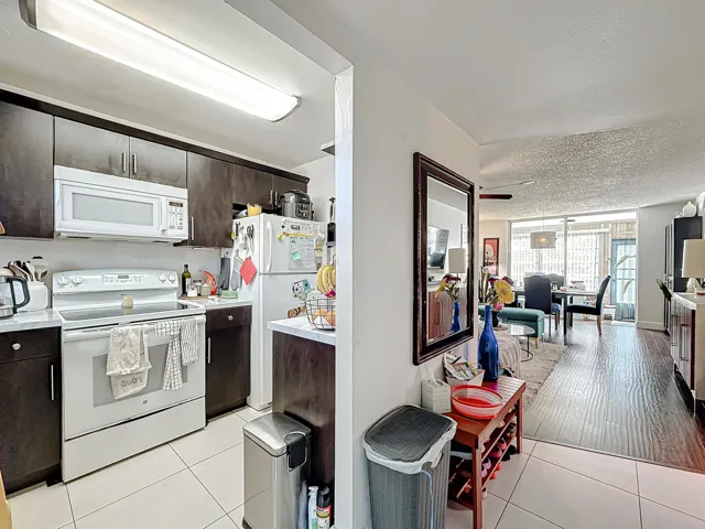 8225 Sunrise Lakes Boulevard #110-16