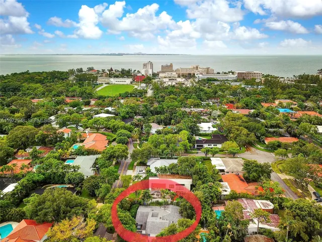 Just a few blocks from Biscayne Bay