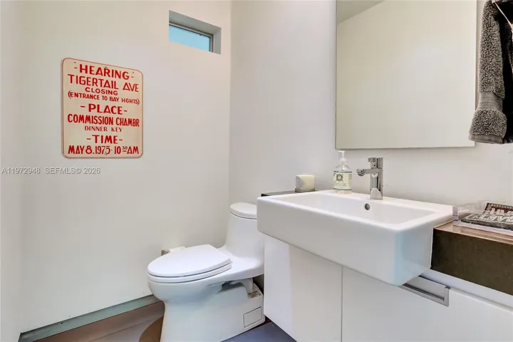 Half bath of the Den
