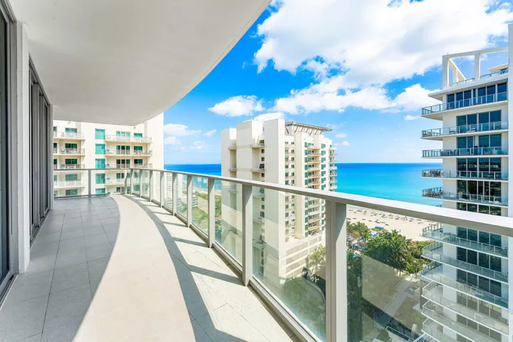 036-3100NorthOceanDrive-1702P-RivieraBea