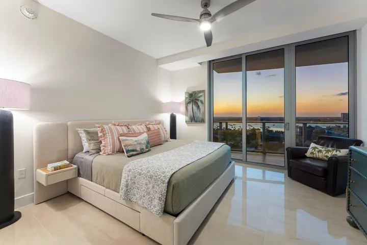 043-3100NorthOceanDrive-1702P-RivieraBea