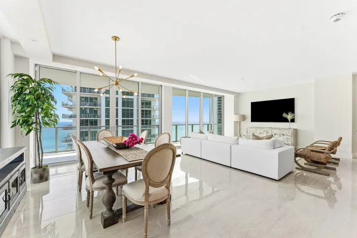 010-3100NorthOceanDrive-1702P-RivieraBea