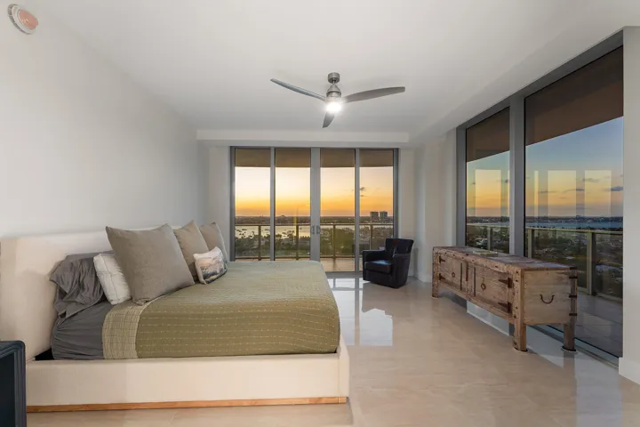 044-3100NorthOceanDrive-1702P-RivieraBea
