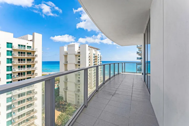 039-3100NorthOceanDrive-1702P-RivieraBea