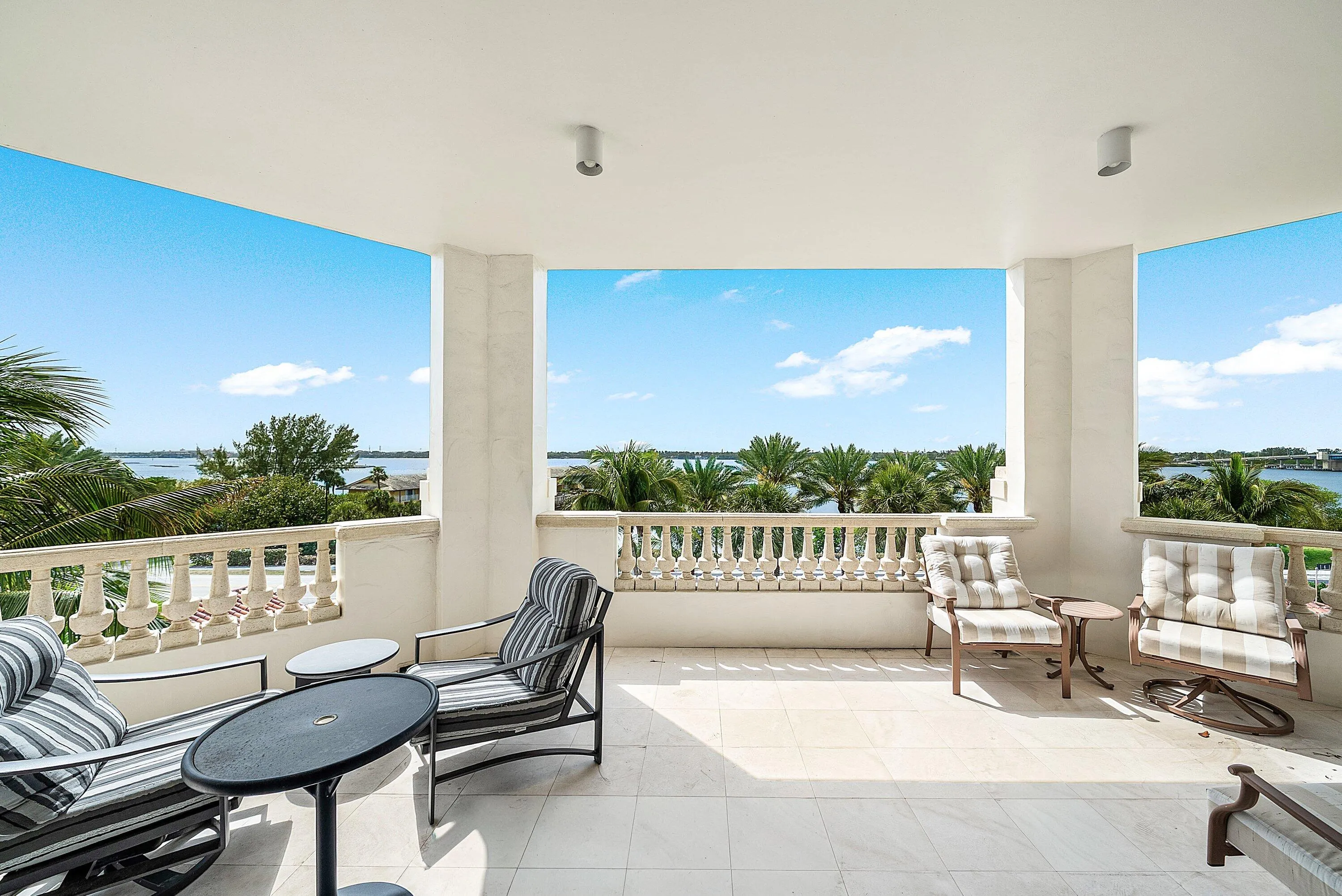 025-3000SouthOceanBoulevard-402-PalmBeac