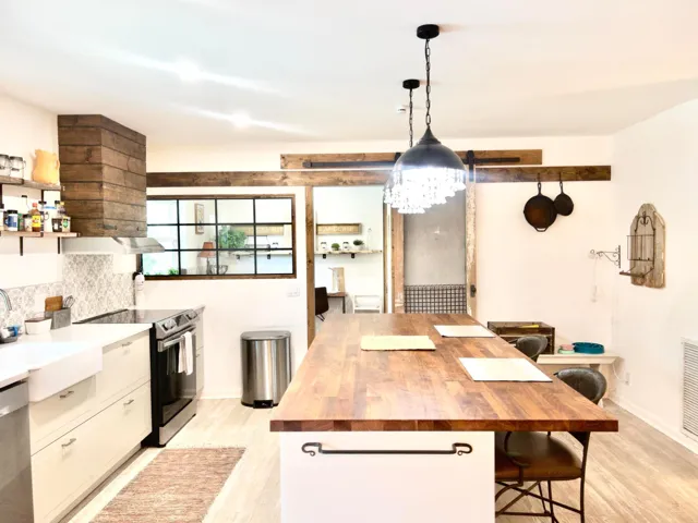 Kitchen & Dining Room