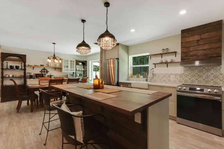 Kitchen & Dining Room