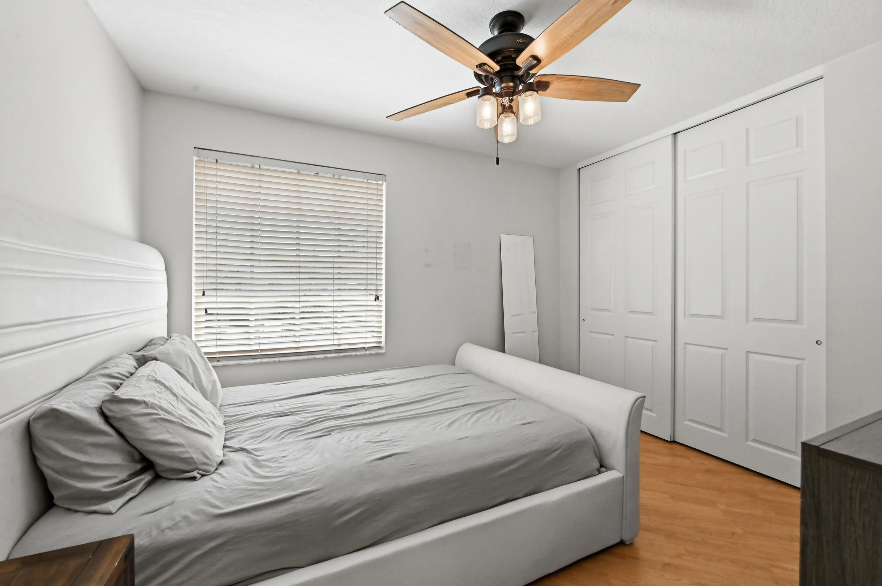 24 Bedroom 03
