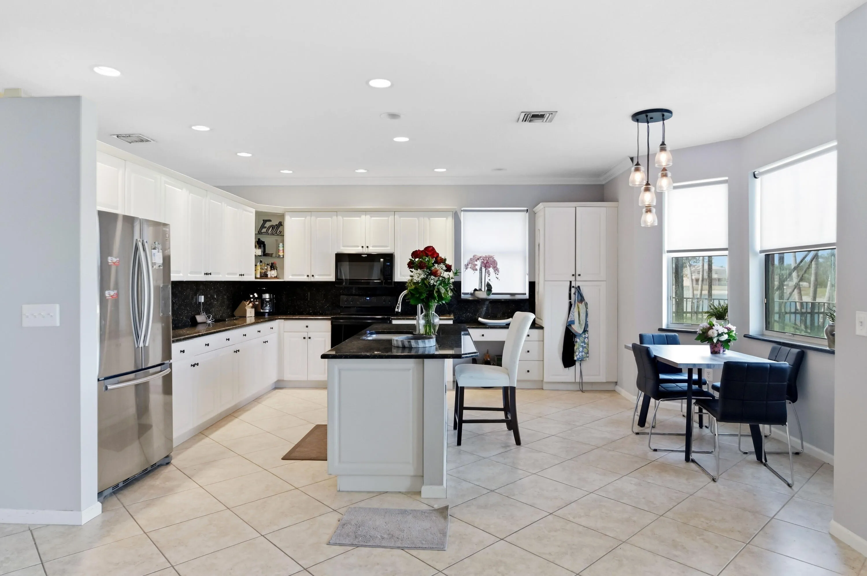 16 Kitchen 01