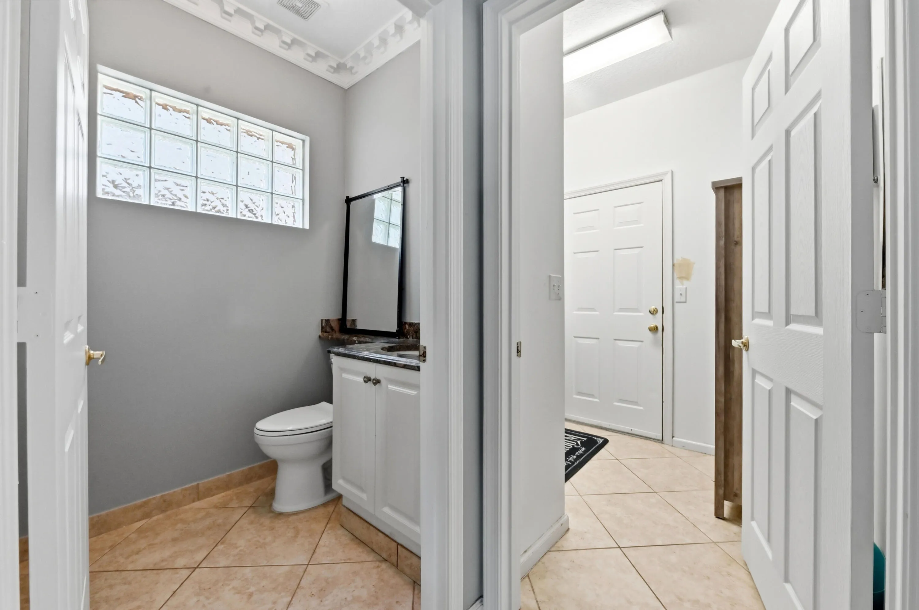 08 Bathroom 01