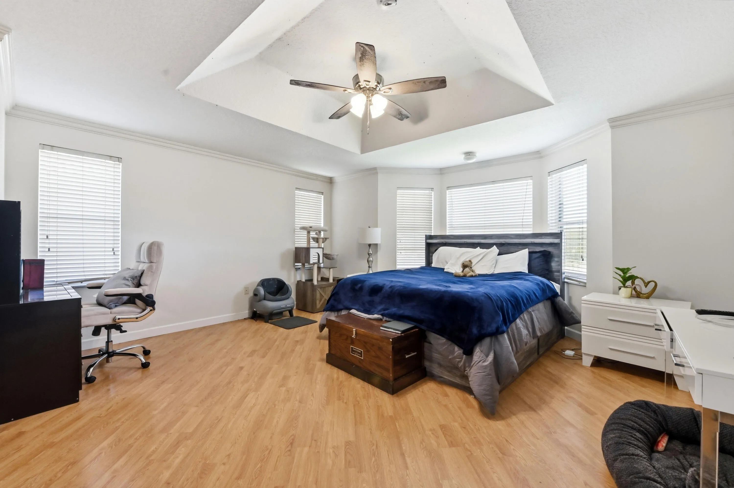 25 Bedroom 06