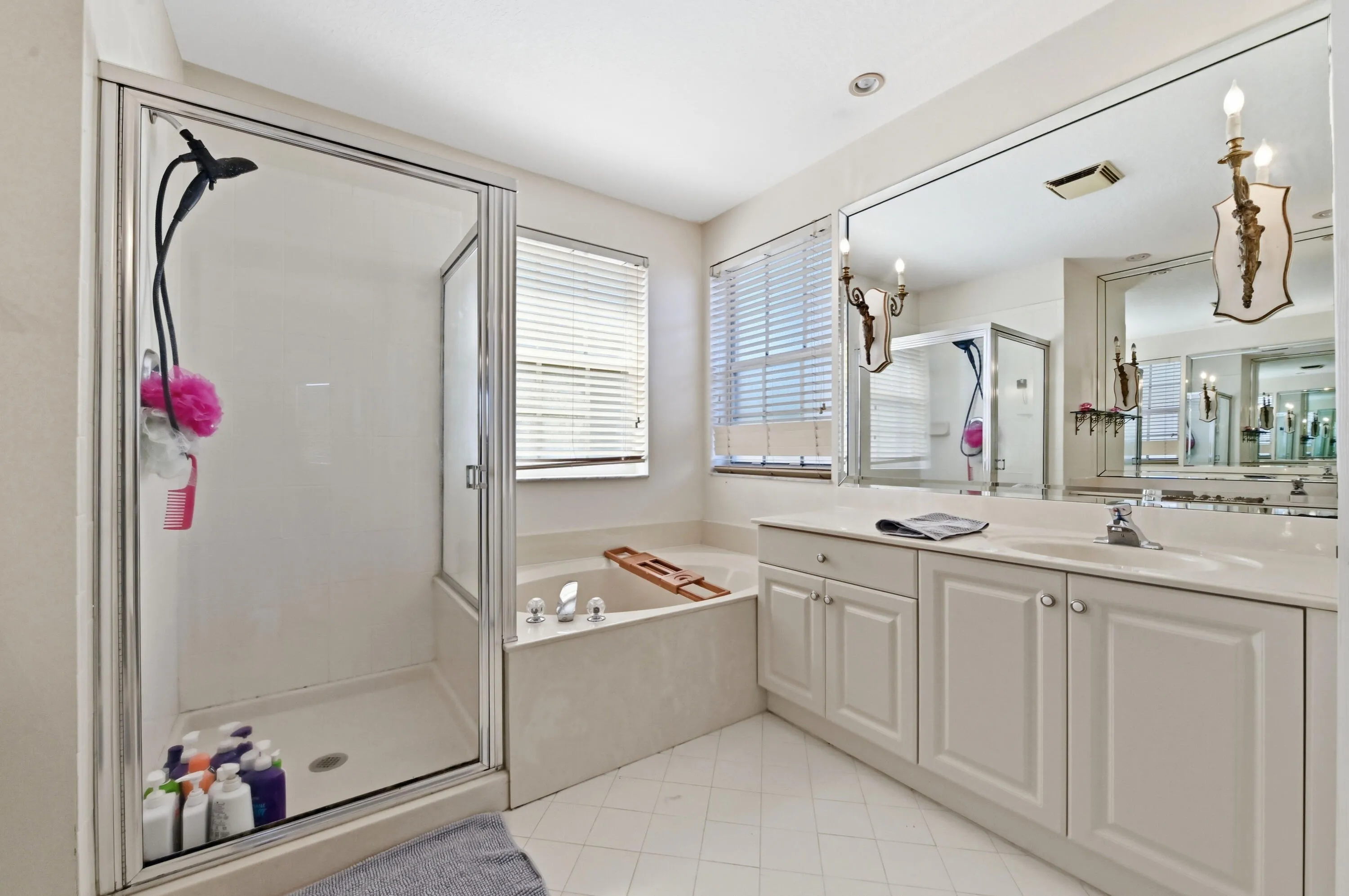 34 Bathroom 02