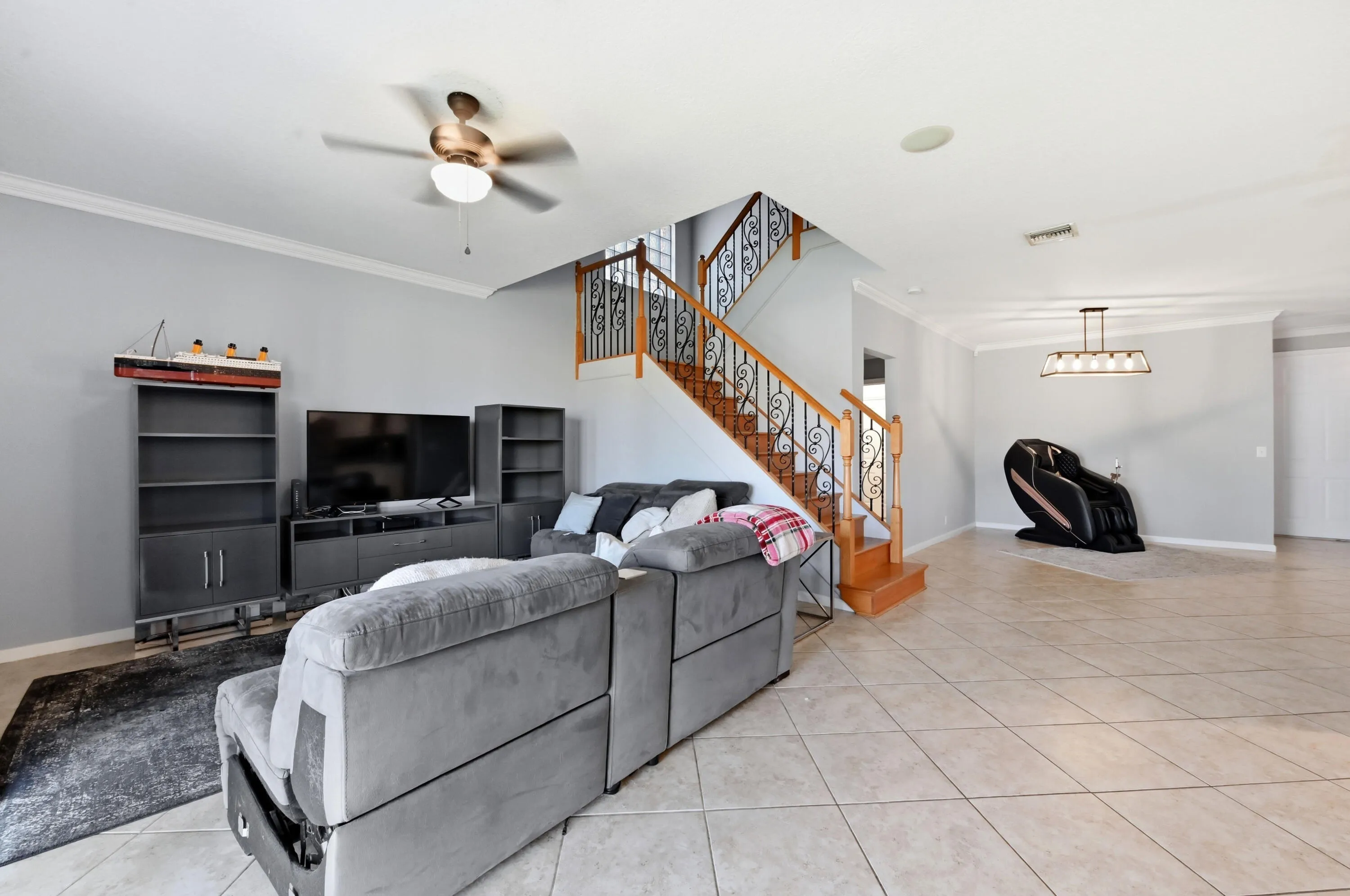 14 family room 03