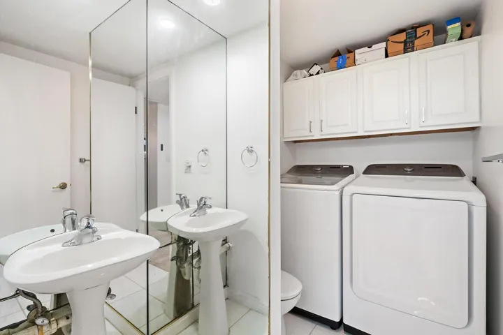 1213 12th Terrace Laundry