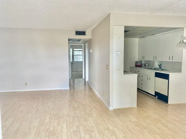 Living Room/Kitchen