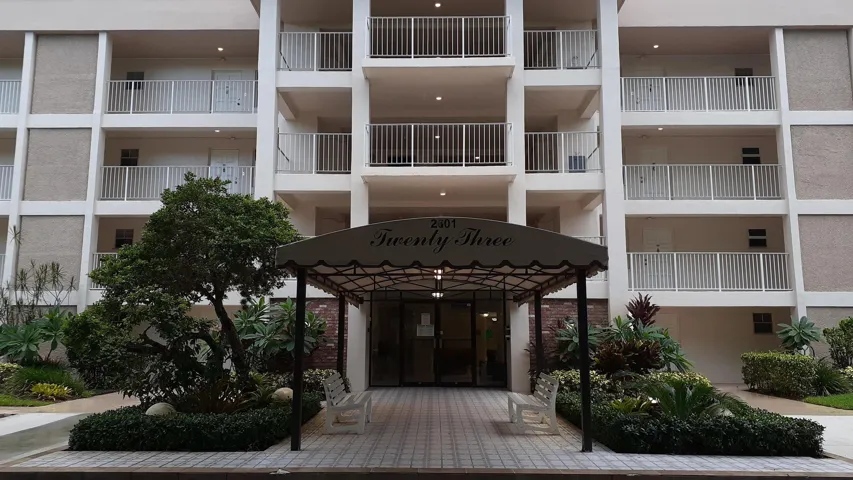 Palm-Aire 23