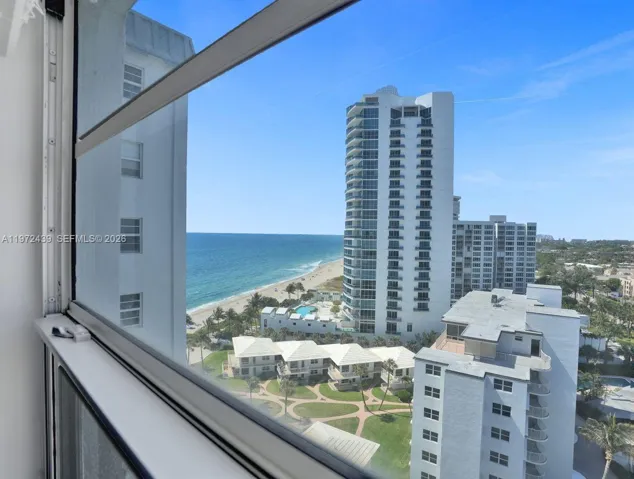 View from the bedroom to the ocean south