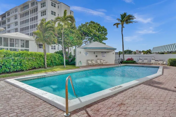 Large pool deck