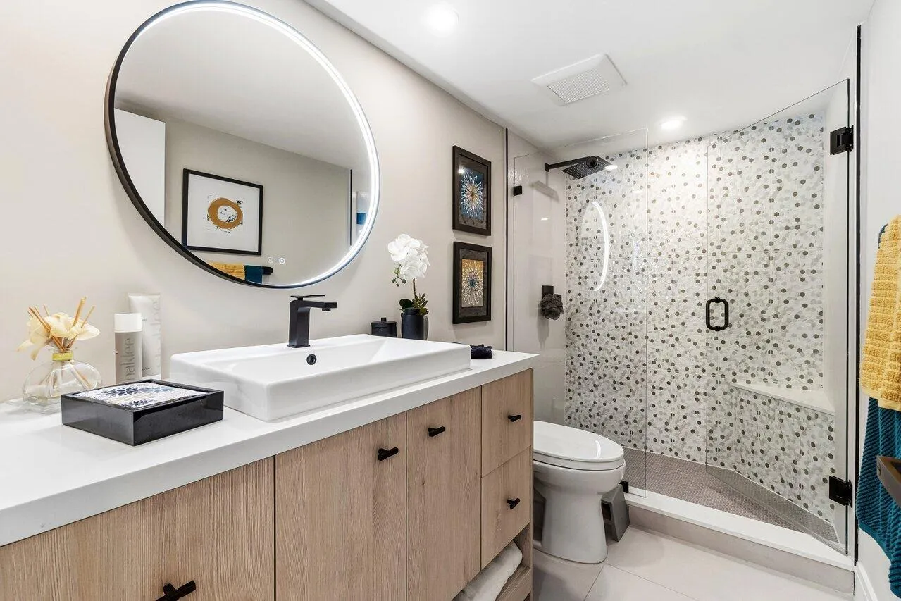 GUEST BATHROOM