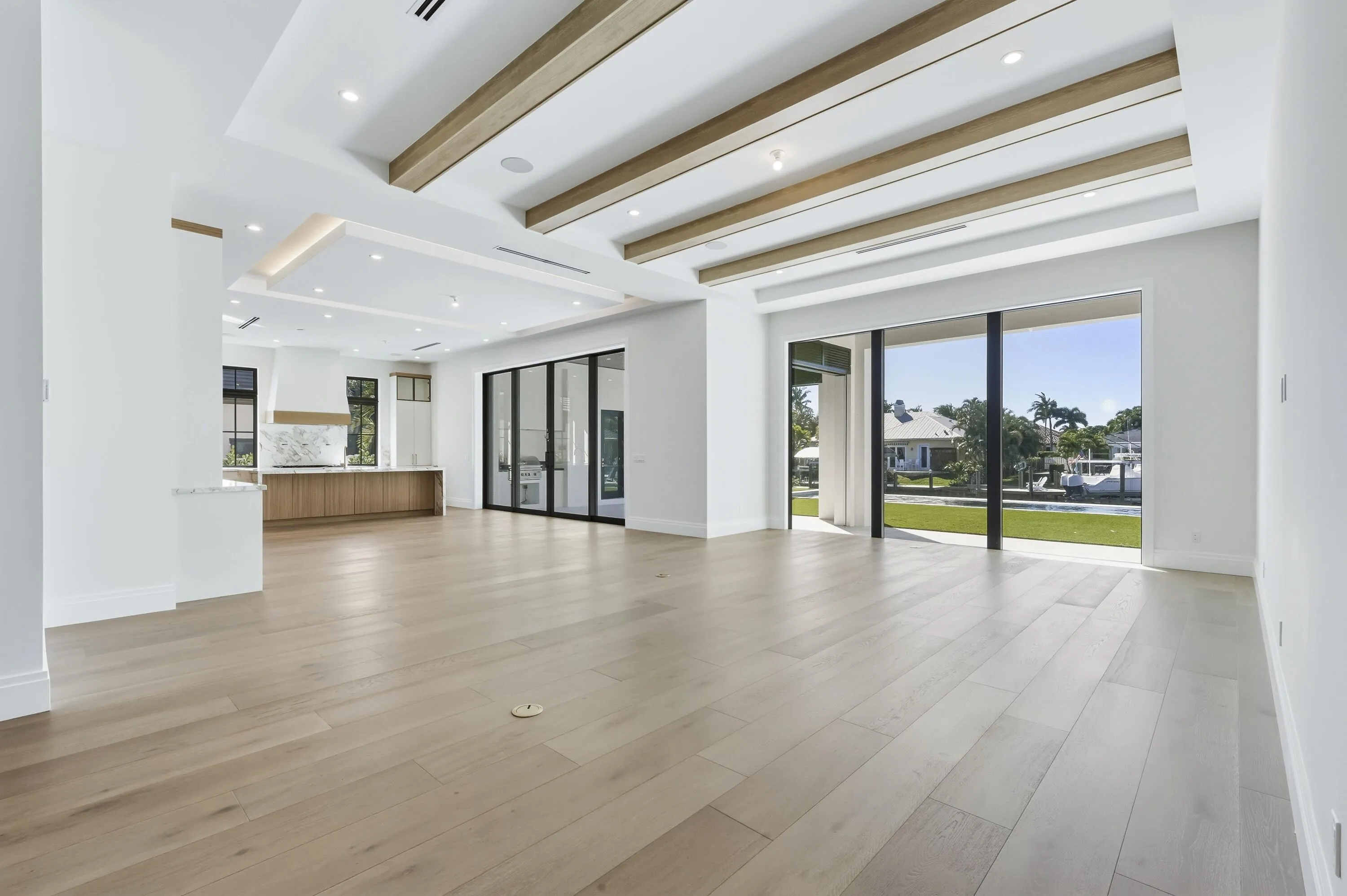 STAGED LANAI