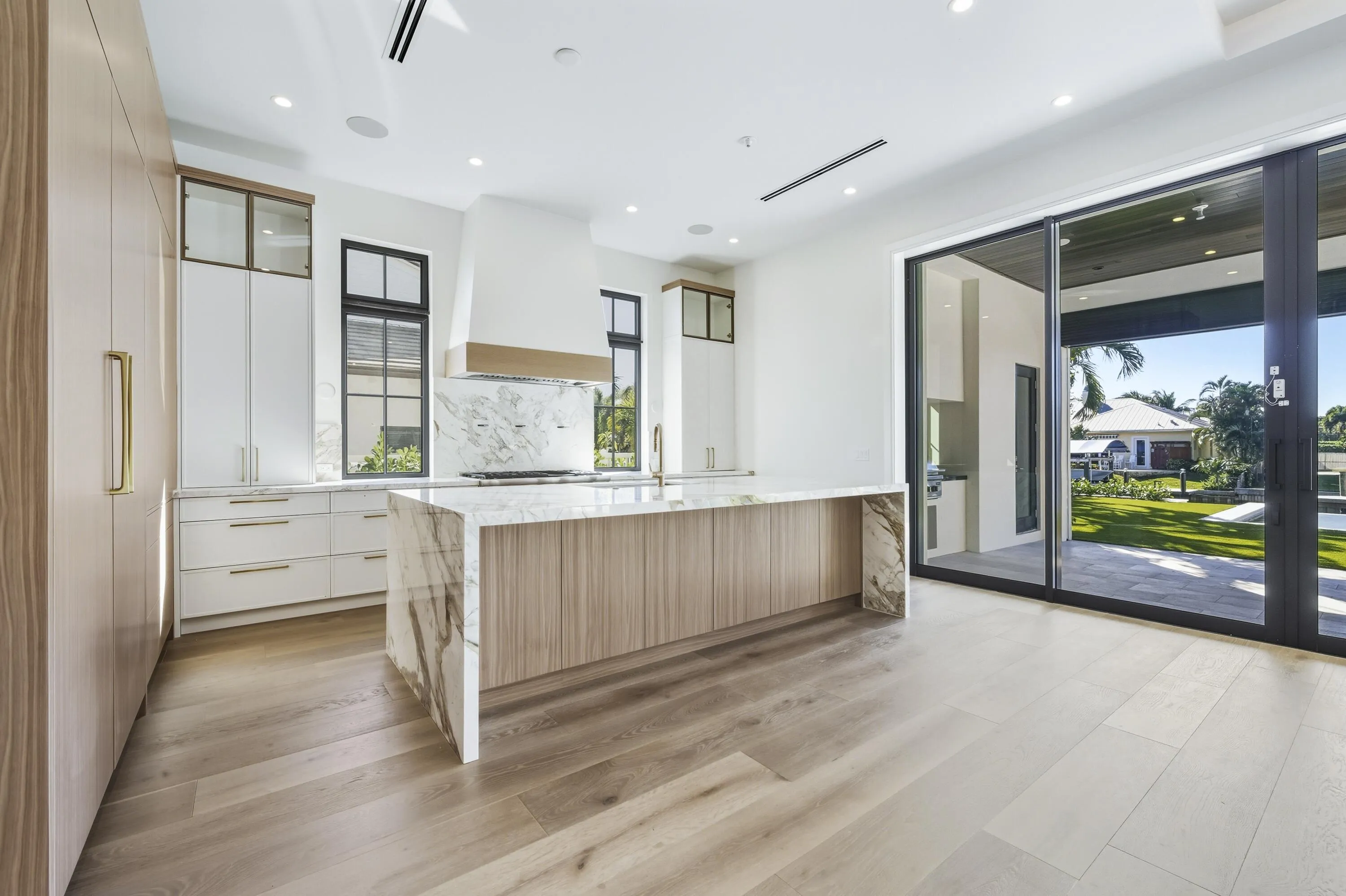 LAUNDRY ROOM - FIRST FLOOR