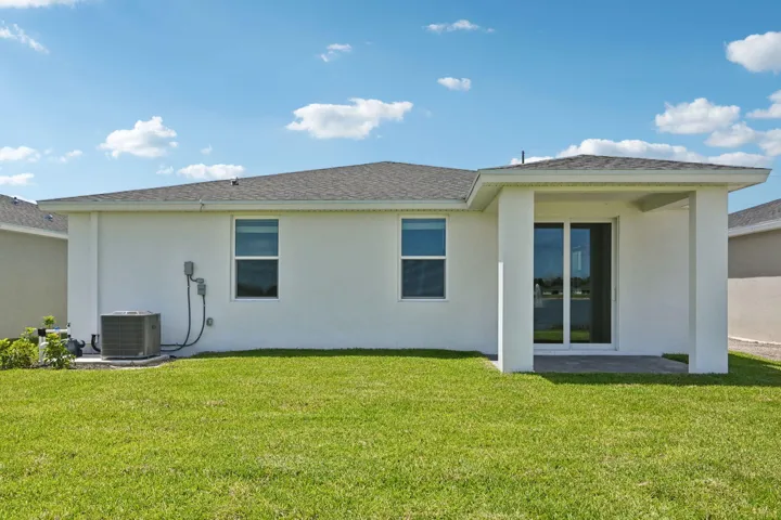 5474 Hampton Park Cir Vero Beach FL (32