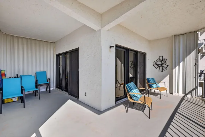 WRAP AROUND BALCONY IS H U G E