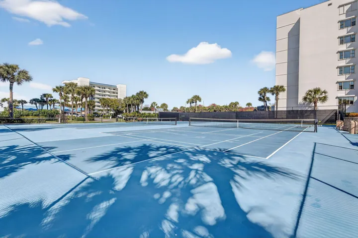 TENNIS / PICKLEBALL
