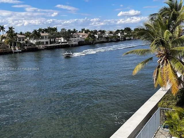 INTRACOSTAL