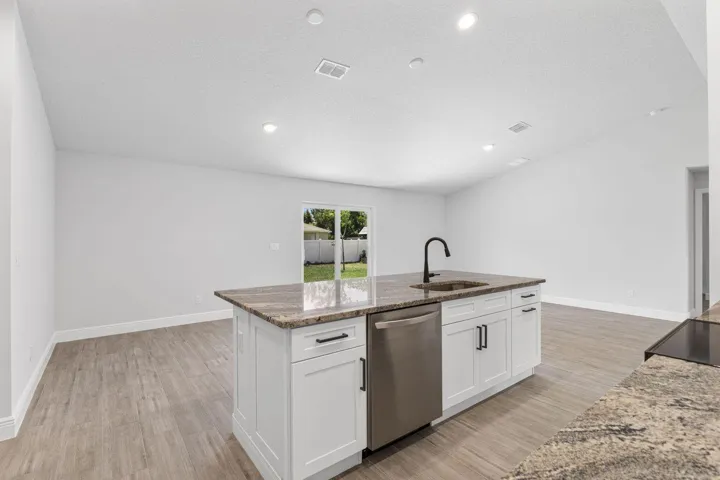 Kitchen 4