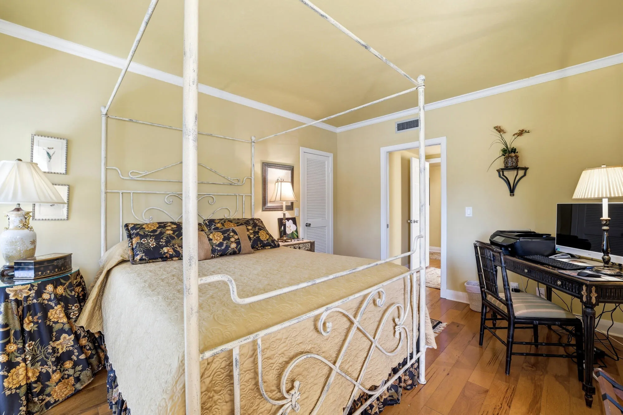 Walk in Custom Closet