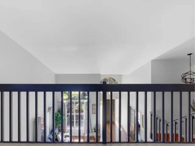 Loft_Rail_to_Foyer