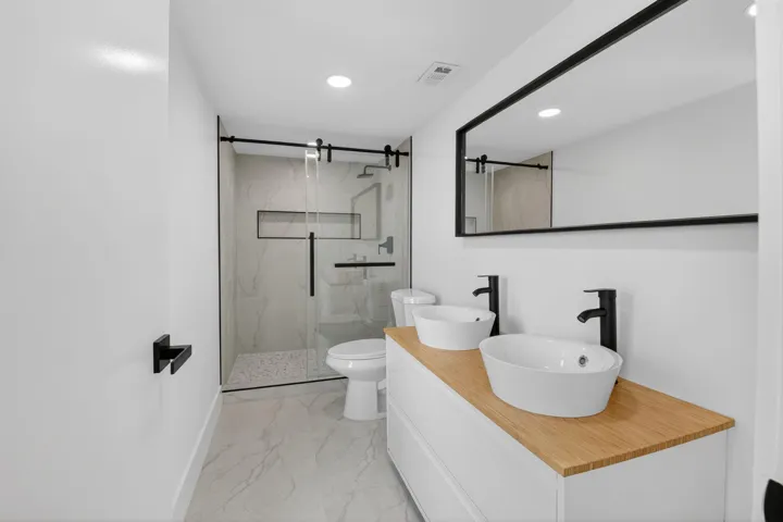 Primary ensuite bath
