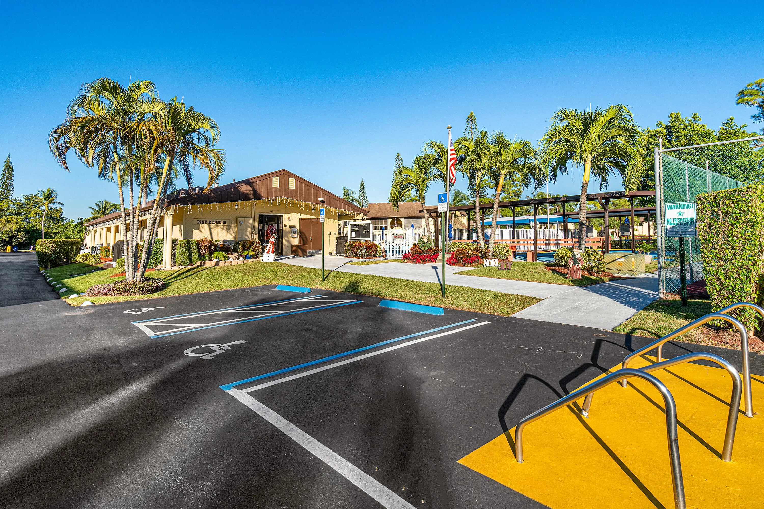 033-314KnottyPineCircle-Greenacres-FL-33