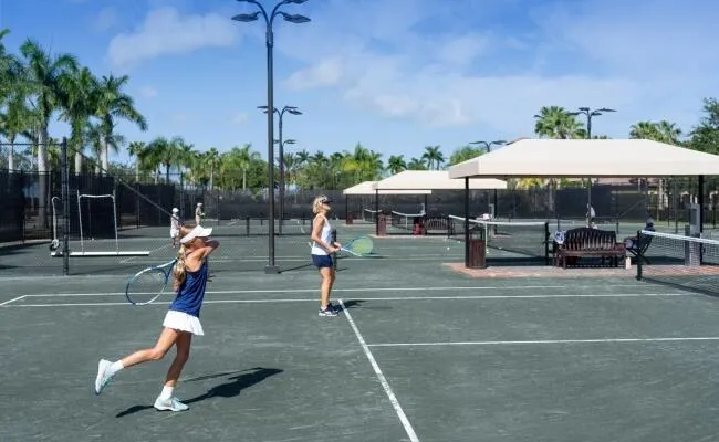 pg-tesoro-club-tennis-courts-min-650x400