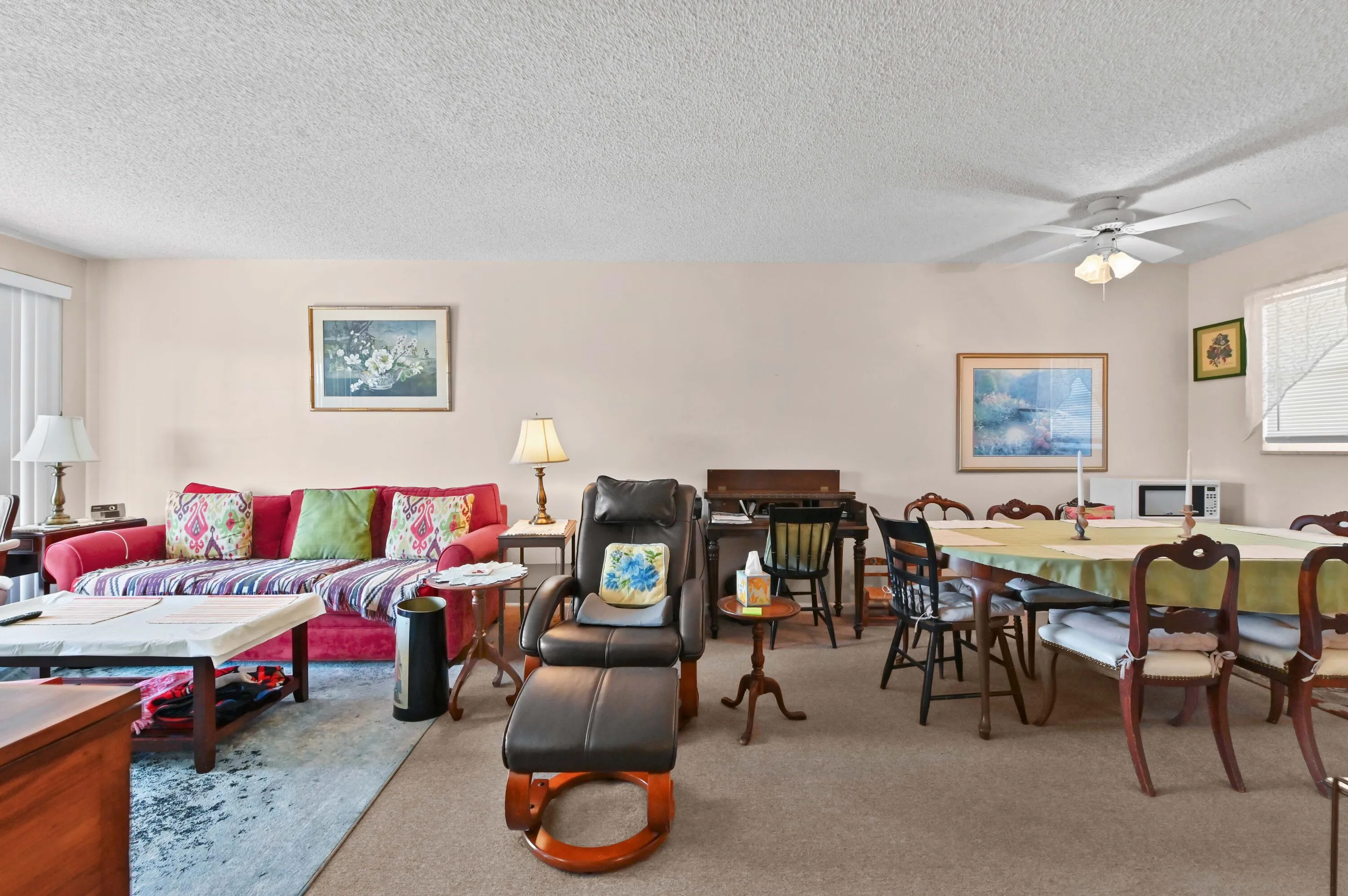 07 Living Room 04