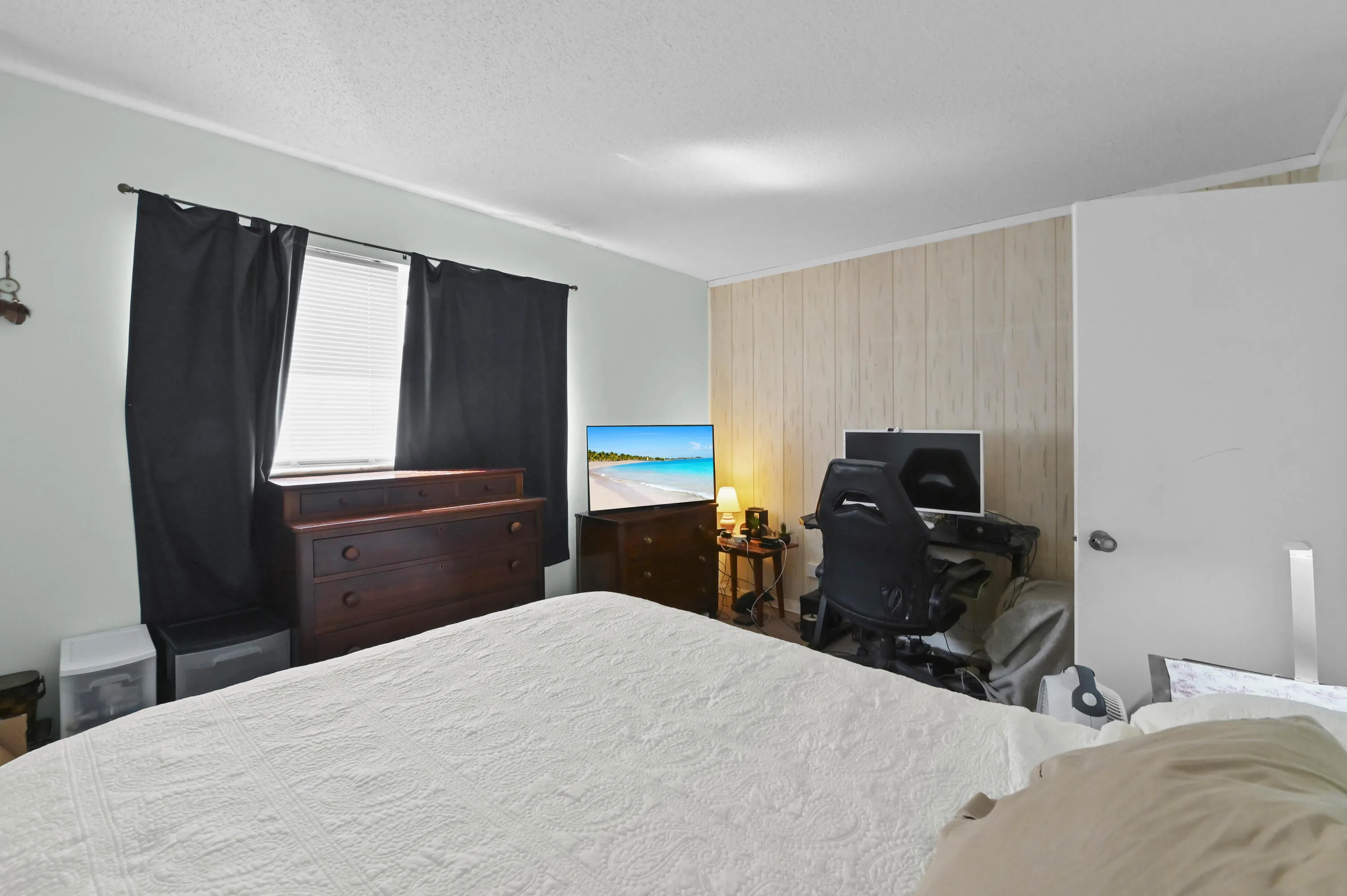 18 Bedroom 04