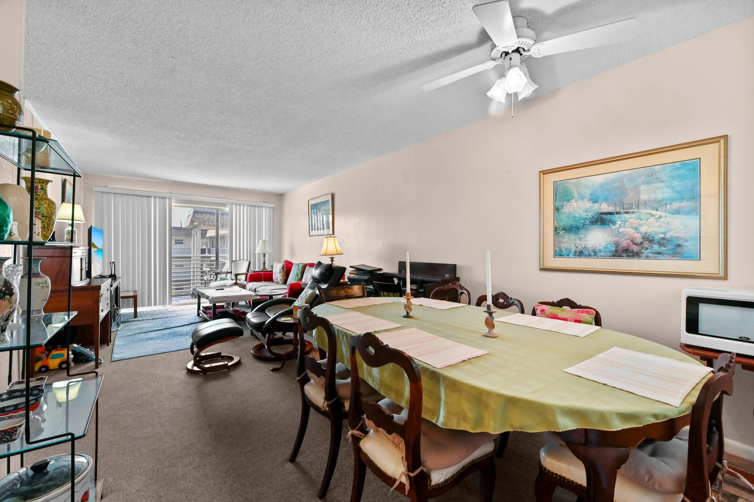 04 Dining Room 01