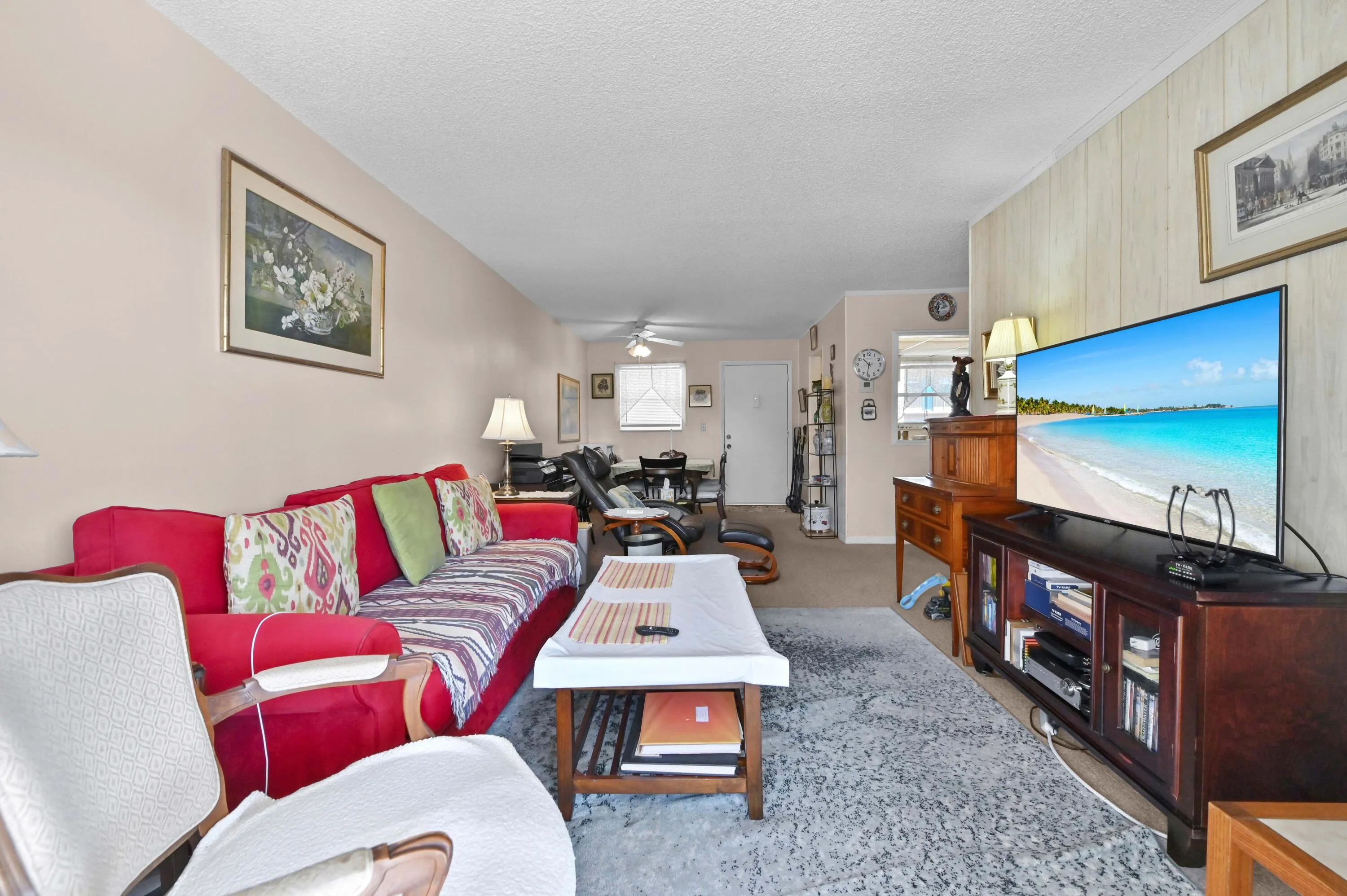 08 Living Room 05