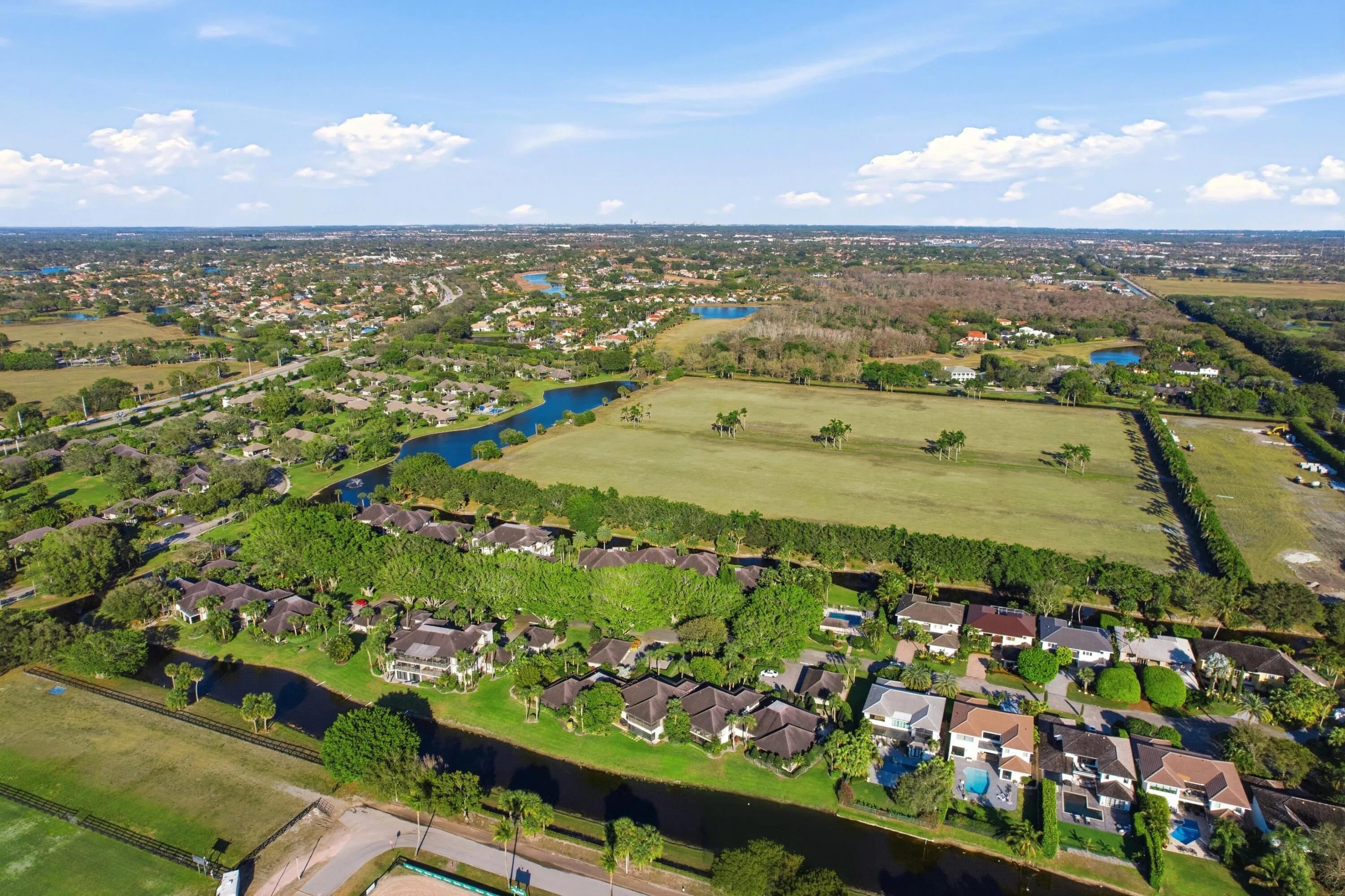 DJI_0833_grass_2b38c0f2-9b00-485f-9374-4