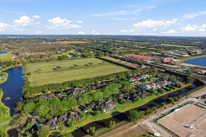 DJI_0830_grass_7132ce92-18a7-4956-843f-6