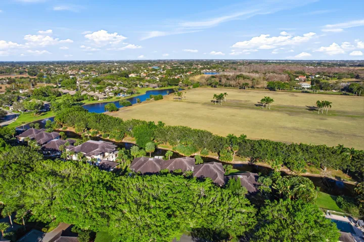 DJI_0812_grass_9ad58b06-a142-438e-9ede-5