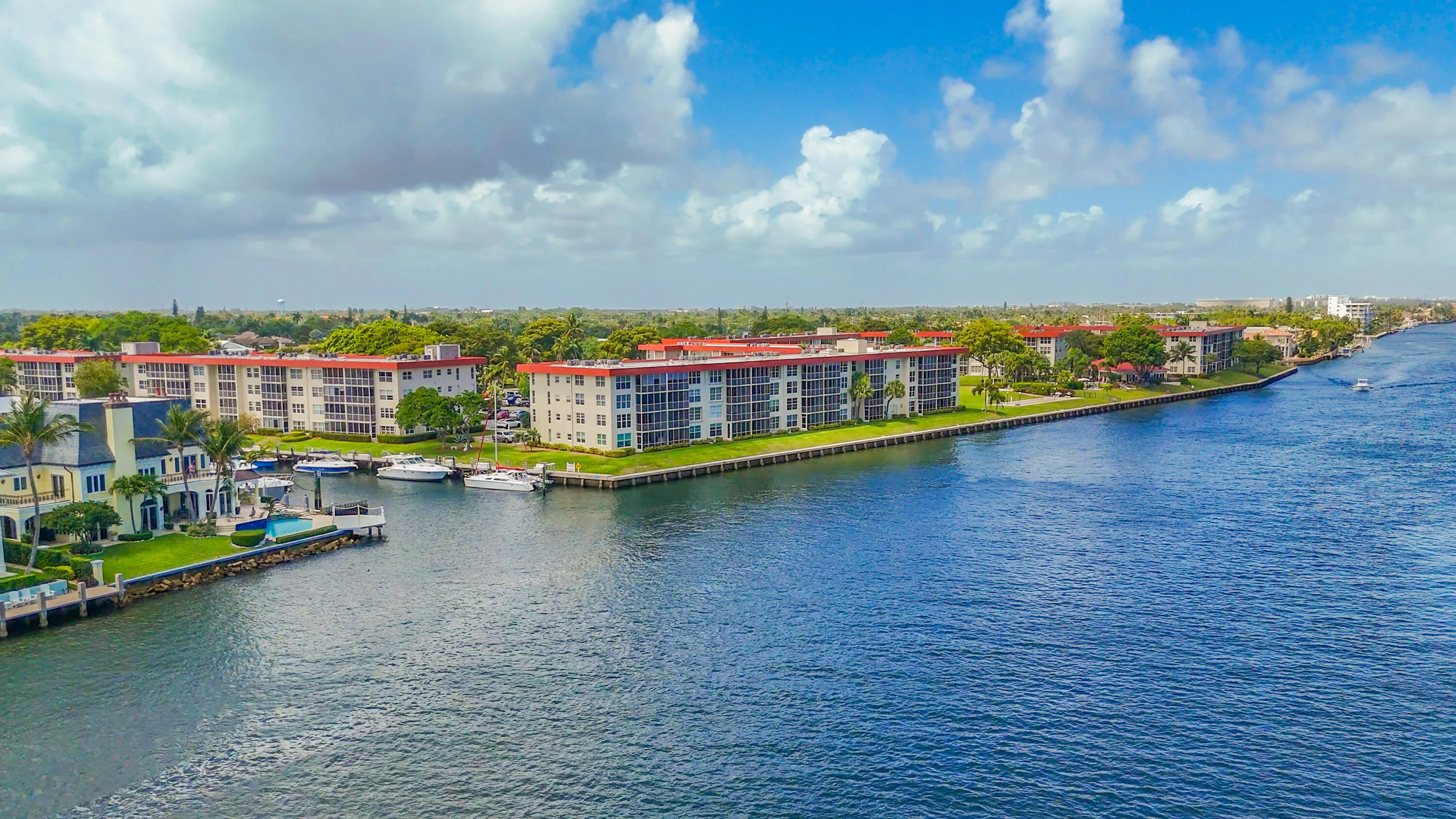 3180 NE 48CT unit 201 Drone shots-2