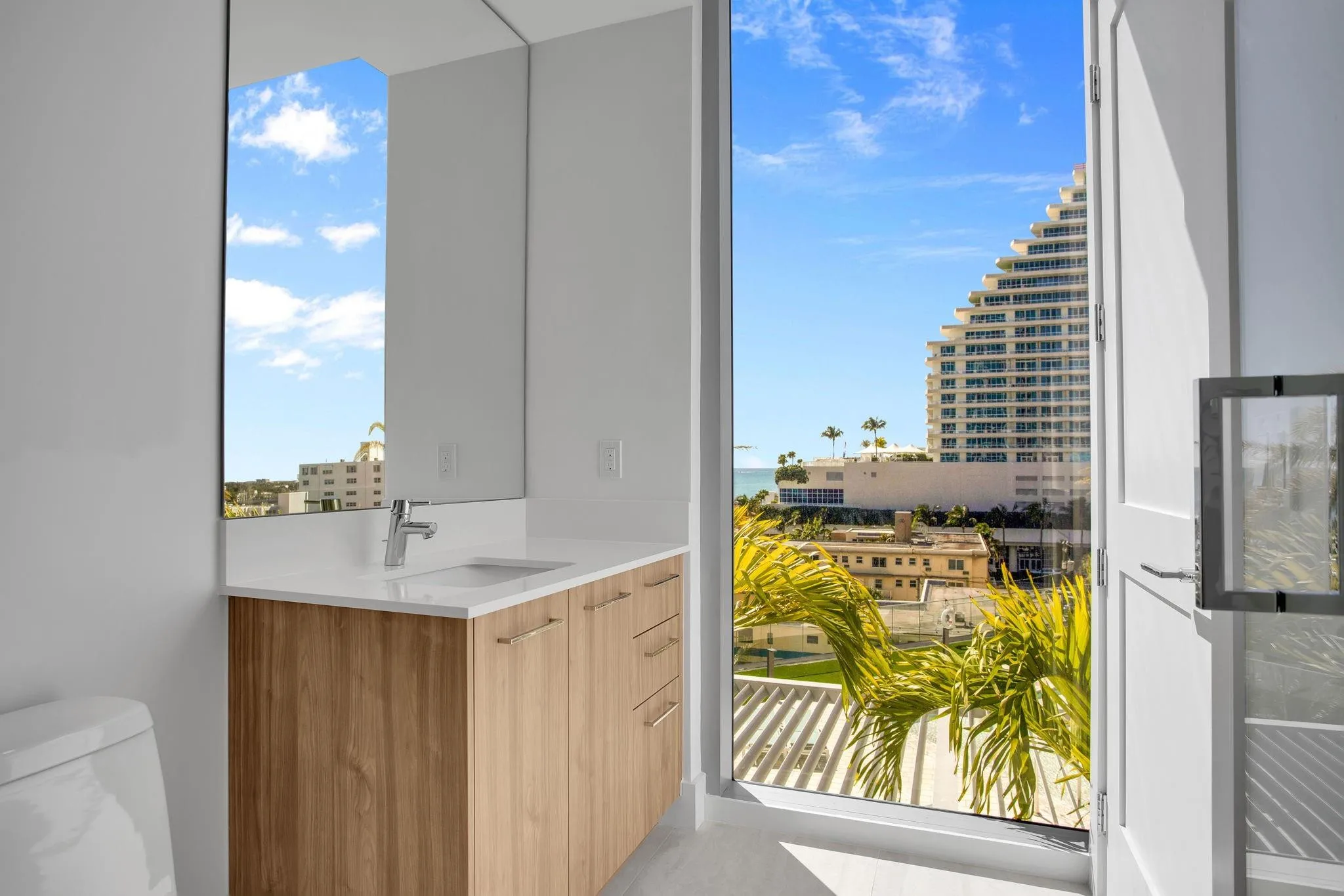 Guest Suite Bath (1)