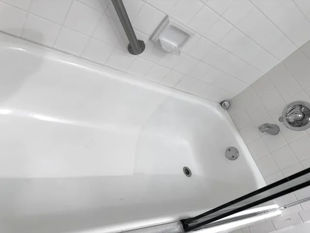 TUB IN GREAT CONDITION