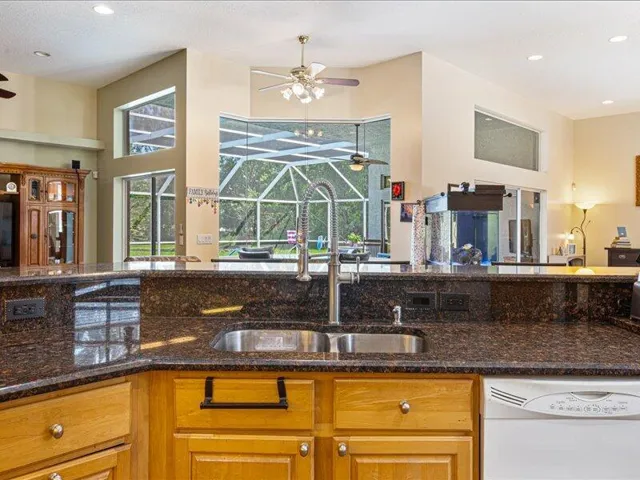 24-Kitchen