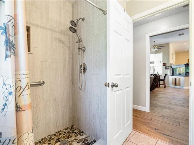 41-Guest Bath