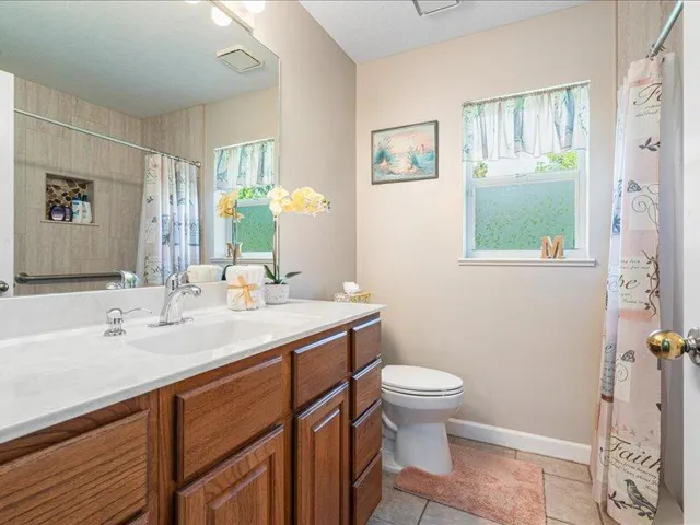 40-Guest Bath