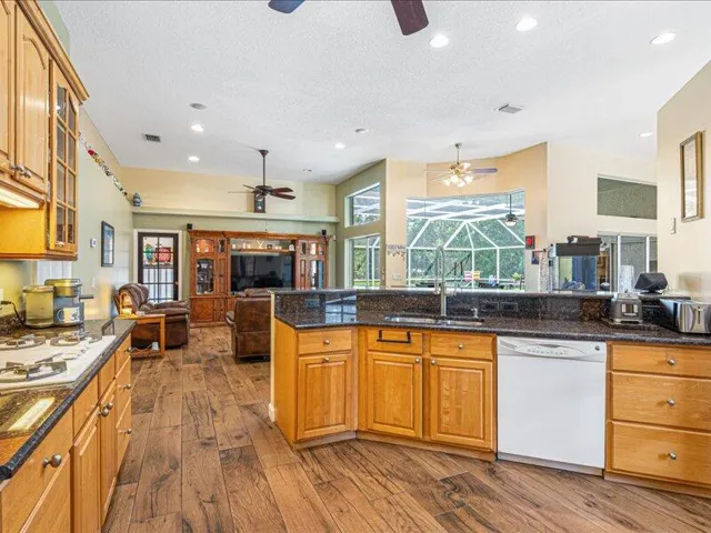 22-Kitchen